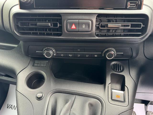 2021 Peugeot Partner 1000 1.5 Bluehdi 100 Professional Van (NV21HFG) Image 25