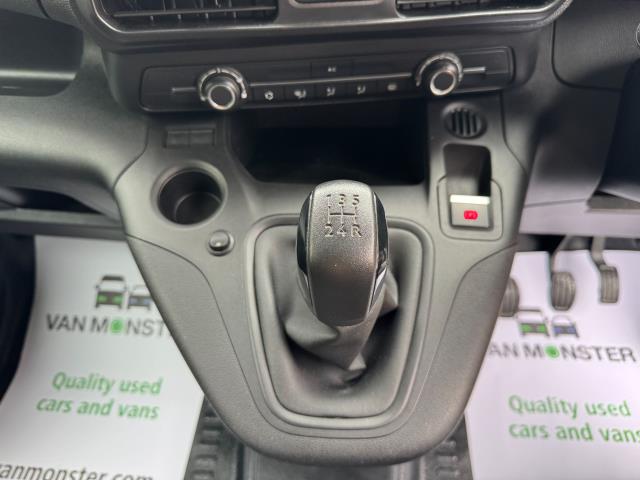 2021 Peugeot Partner 1000 1.5 Bluehdi 100 Professional Van (NV21HFG) Image 27