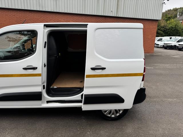 2021 Peugeot Partner 1000 1.5 Bluehdi 100 Professional Van (NV21HFG) Image 41