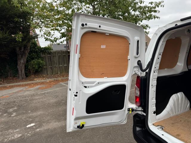 2021 Peugeot Partner 1000 1.5 Bluehdi 100 Professional Van (NV21HFG) Image 50