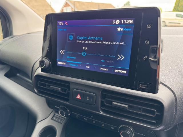 2021 Peugeot Partner 1000 1.5 Bluehdi 100 Professional Van (NV21HFG) Image 23