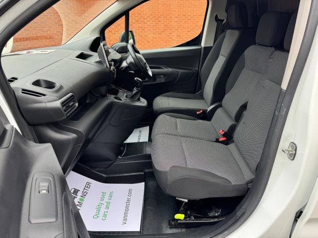 2021 Peugeot Partner 1000 1.5 Bluehdi 100 Professional Van (NV21HFG) Image 30