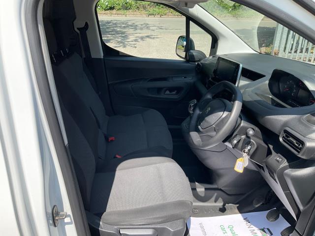 2021 Peugeot Partner 1000 1.5 Bluehdi 100 Professional Van (NV21HFH) Image 18