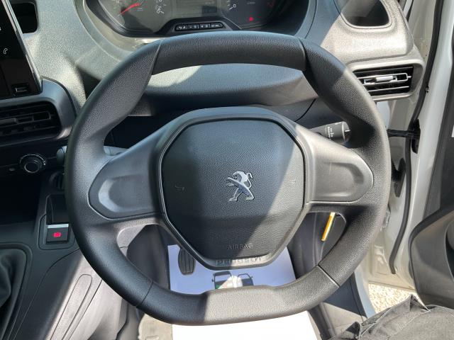 2021 Peugeot Partner 1000 1.5 Bluehdi 100 Professional Van (NV21HFH) Image 20