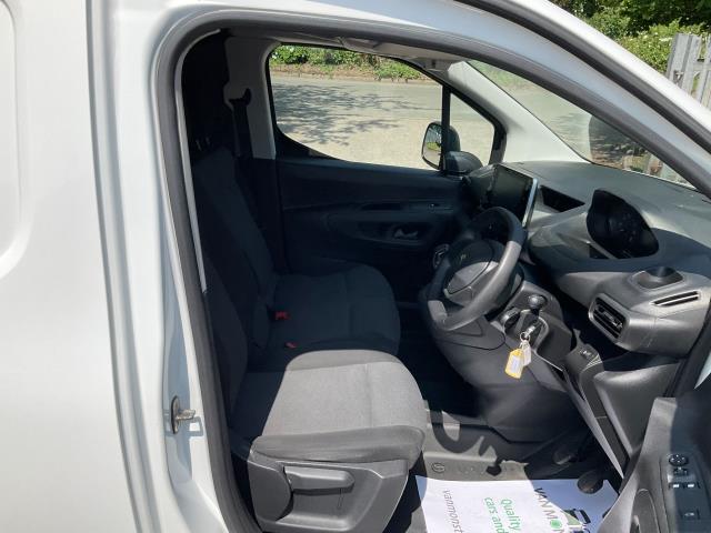 2021 Peugeot Partner 1000 1.5 Bluehdi 100 Professional Van (NV21HFH) Image 17