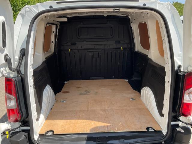 2021 Peugeot Partner 1000 1.5 Bluehdi 100 Professional Van (NV21HFH) Image 15