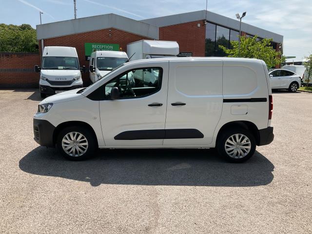 2021 Peugeot Partner 1000 1.5 Bluehdi 100 Professional Van (NV21HFH) Image 6