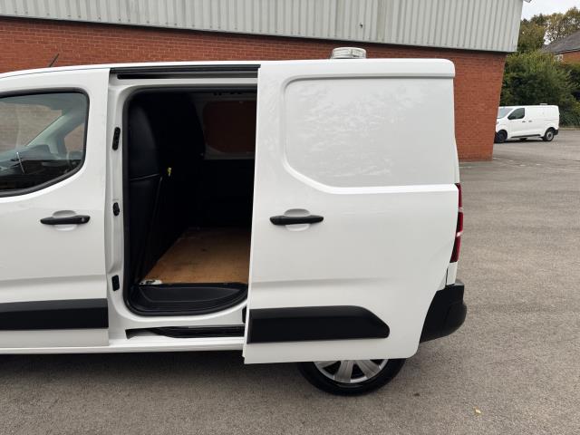 2021 Peugeot Partner 1000 1.5 Bluehdi 100 Professional Van (NV21HFM) Image 41