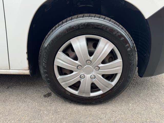 2021 Peugeot Partner 1000 1.5 Bluehdi 100 Professional Van (NV21HFM) Image 52