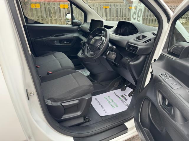2021 Peugeot Partner 1000 1.5 Bluehdi 100 Professional Van (NV21HFM) Image 13