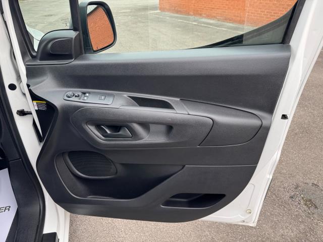 2021 Peugeot Partner 1000 1.5 Bluehdi 100 Professional Van (NV21HFM) Image 18
