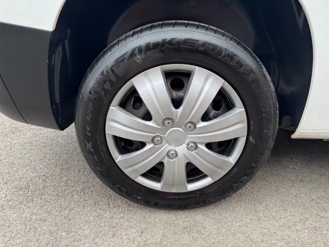 2021 Peugeot Partner 1000 1.5 Bluehdi 100 Professional Van (NV21HFM) Image 55