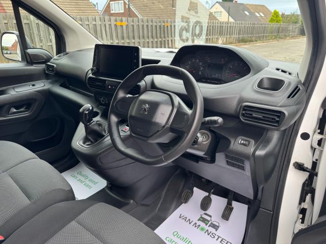 2021 Peugeot Partner 1000 1.5 Bluehdi 100 Professional Van (NV21HFM) Image 14
