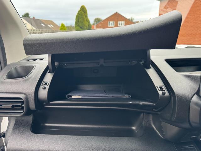 2021 Peugeot Partner 1000 1.5 Bluehdi 100 Professional Van (NV21HFM) Image 36