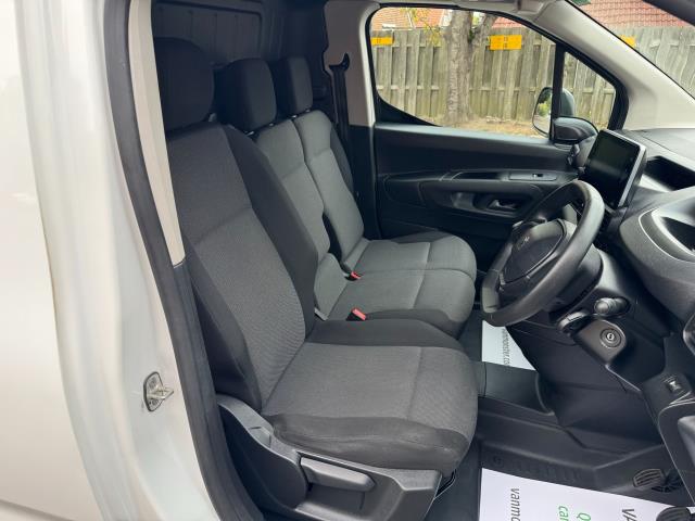 2021 Peugeot Partner 1000 1.5 Bluehdi 100 Professional Van (NV21HFM) Image 16