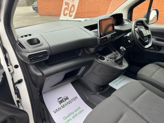 2021 Peugeot Partner 1000 1.5 Bluehdi 100 Professional Van (NV21HFM) Image 29
