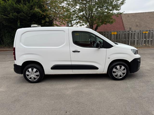 2021 Peugeot Partner 1000 1.5 Bluehdi 100 Professional Van (NV21HFM) Image 10