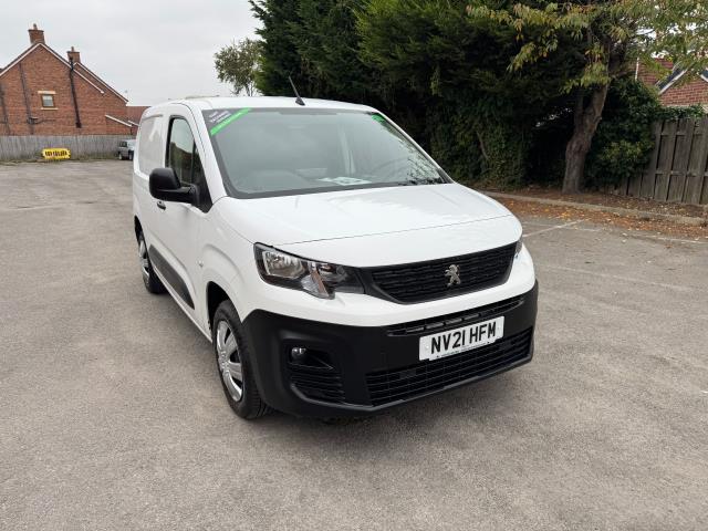 2021 Peugeot Partner 1000 1.5 Bluehdi 100 Professional Van (NV21HFM) Image 2