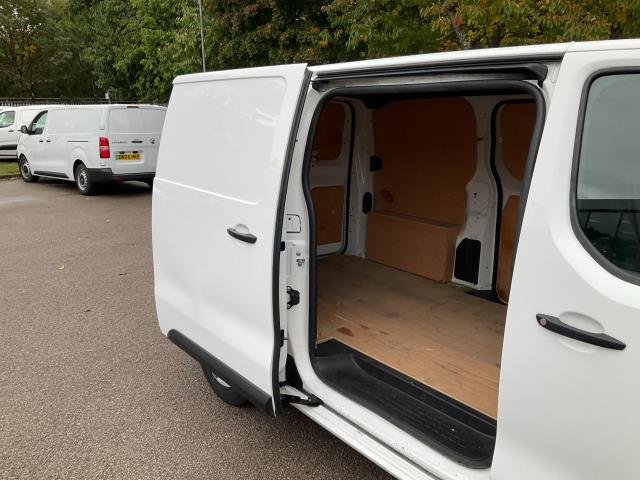 2021 Peugeot Expert 1000 1.5 Bluehdi 100 Professional Van (NV21HGD) Image 16