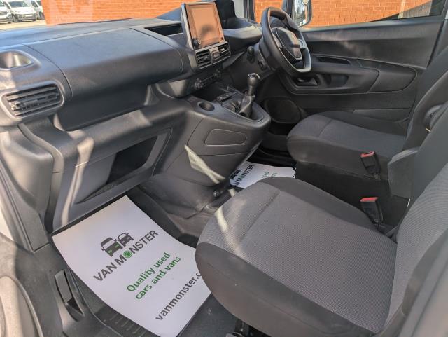 2021 Peugeot Partner 850 1.5 Bluehdi 100 Professional Crew Van (NV21HXB) Image 17