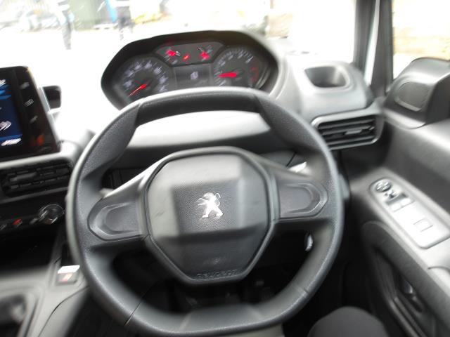 2021 Peugeot Partner 1000 1.5 Bluehdi 100 Professional Van (NV21KGZ) Image 26