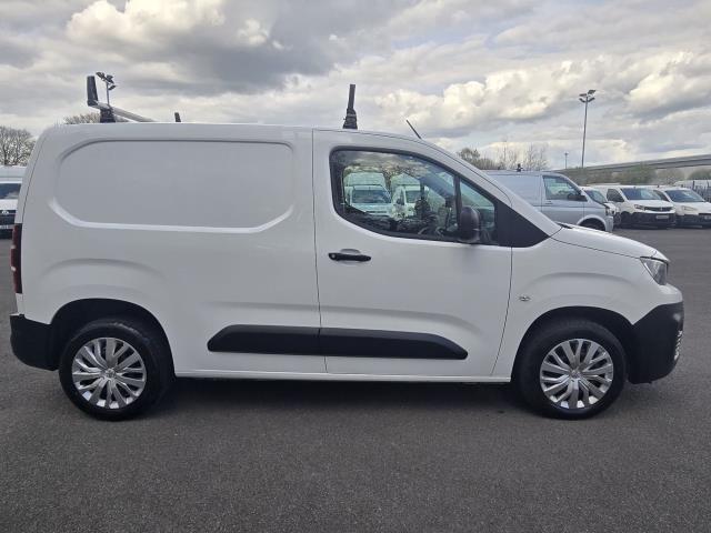 2021 Peugeot Partner 1000 1.5 Bluehdi 100 Professional Van (NV21KHF) Image 4