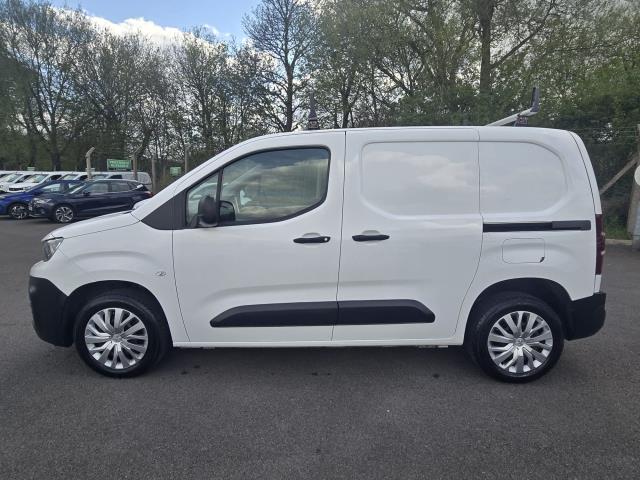2021 Peugeot Partner 1000 1.5 Bluehdi 100 Professional Van (NV21KHF) Image 6