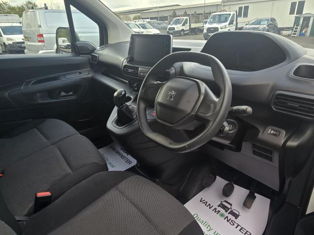 2021 Peugeot Partner 1000 1.5 Bluehdi 100 Professional Van (NV21KHF) Image 22