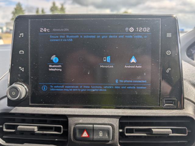 2021 Peugeot Partner 1000 1.5 Bluehdi 100 Professional Van (NV21KHJ) Image 24