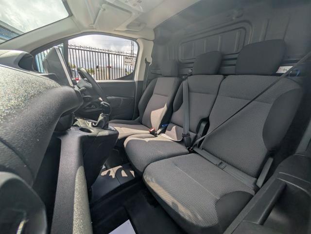 2021 Peugeot Partner 1000 1.5 Bluehdi 100 Professional Van (NV21KHJ) Image 19