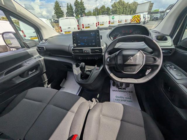 2021 Peugeot Partner 1000 1.5 Bluehdi 100 Professional Van (NV21KHJ) Image 16
