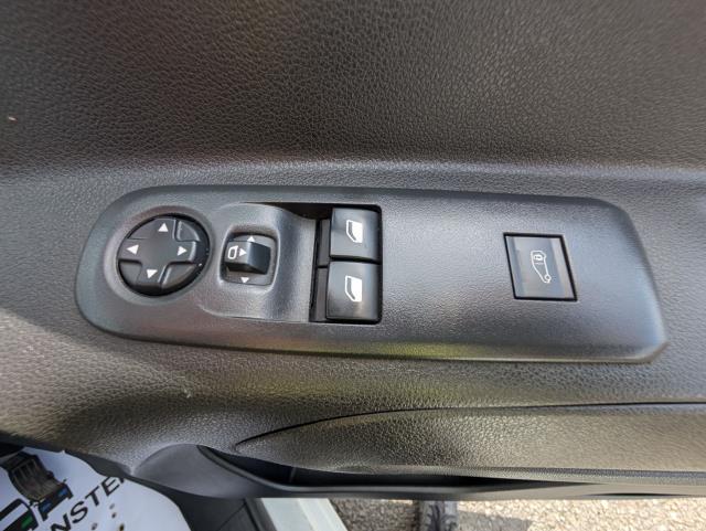 2021 Peugeot Partner 1000 1.5 Bluehdi 100 Professional Van (NV21KHJ) Image 21