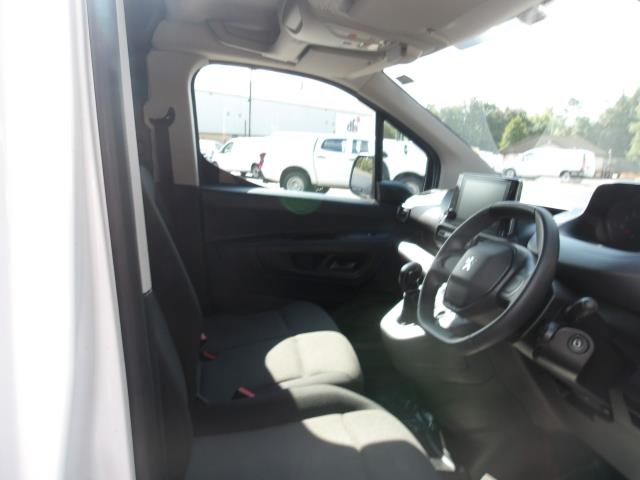 2021 Peugeot Partner 1000 1.5 Bluehdi 100 Professional Van (NV21KHK) Image 19