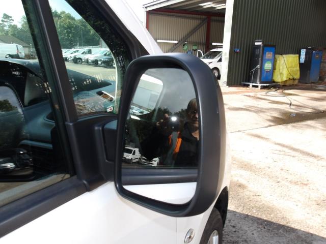 2021 Peugeot Partner 1000 1.5 Bluehdi 100 Professional Van (NV21KHK) Image 10