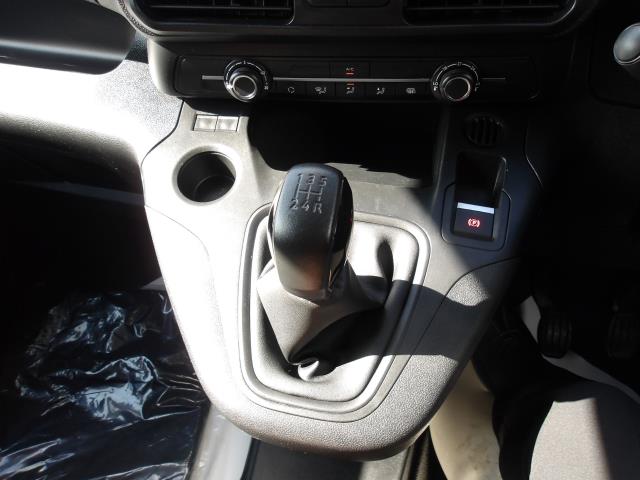 2021 Peugeot Partner 1000 1.5 Bluehdi 100 Professional Van (NV21KHK) Image 26