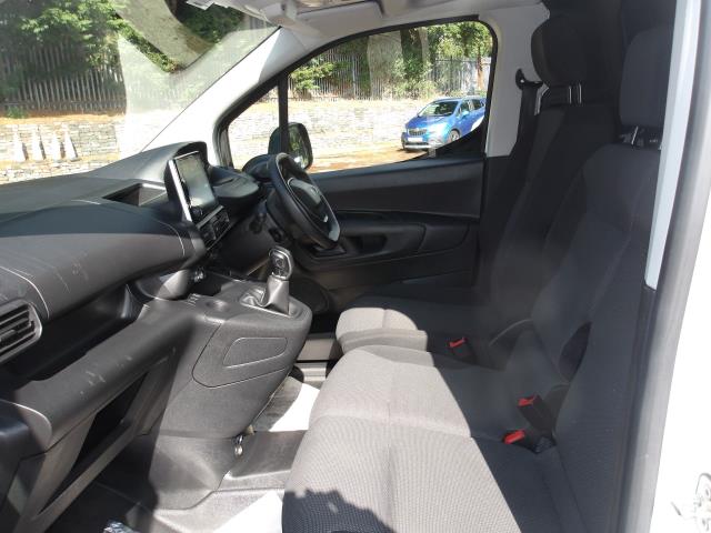 2021 Peugeot Partner 1000 1.5 Bluehdi 100 Professional Van (NV21KHK) Image 14
