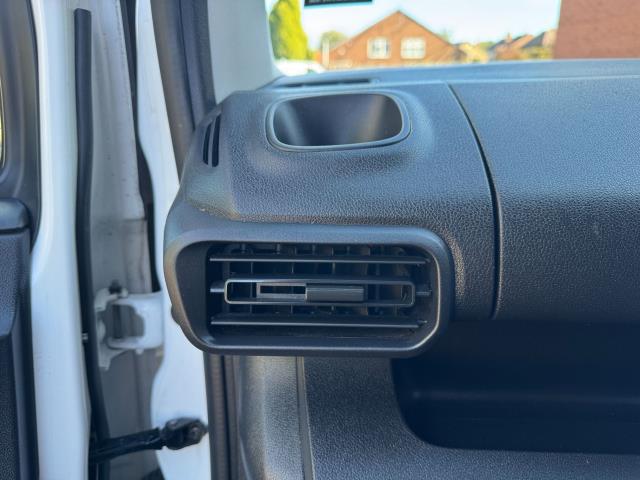 2021 Peugeot Partner 1000 1.5 Bluehdi 100 Professional Van (NV21KHL) Image 37