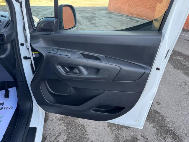 2021 Peugeot Partner 1000 1.5 Bluehdi 100 Professional Van (NV21KHL) Image 18