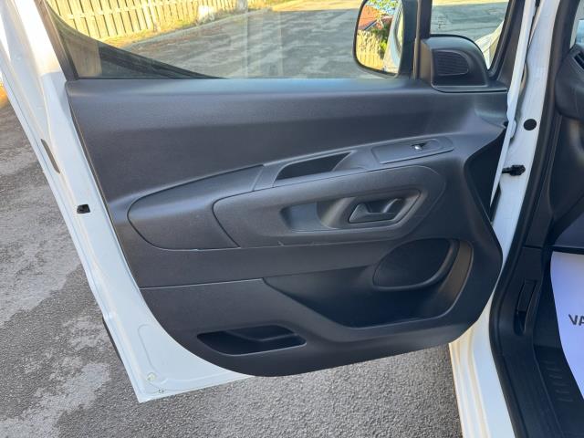 2021 Peugeot Partner 1000 1.5 Bluehdi 100 Professional Van (NV21KHL) Image 33