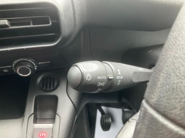 2021 Peugeot Partner 1000 1.5 Bluehdi 100 Professional Van (NV21KJX) Image 31