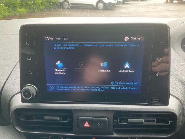 2021 Peugeot Partner 1000 1.5 Bluehdi 100 Professional Van (NV21KJX) Image 22