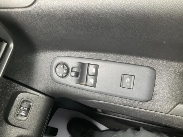 2021 Peugeot Partner 1000 1.5 Bluehdi 100 Professional Van (NV21KJX) Image 32