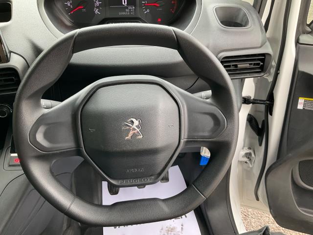 2021 Peugeot Partner 1000 1.5 Bluehdi 100 Professional Van (NV21KJZ) Image 17