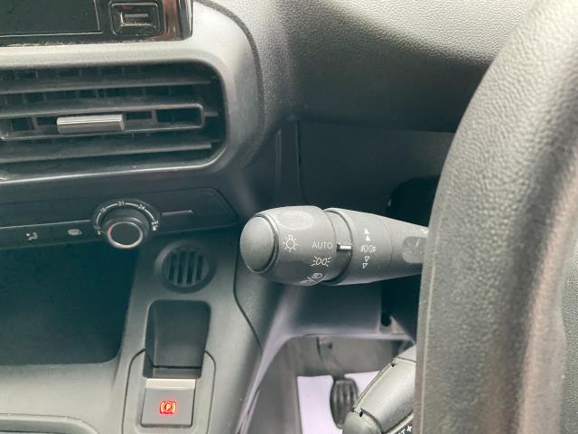 2021 Peugeot Partner 1000 1.5 Bluehdi 100 Professional Van (NV21KJZ) Image 30