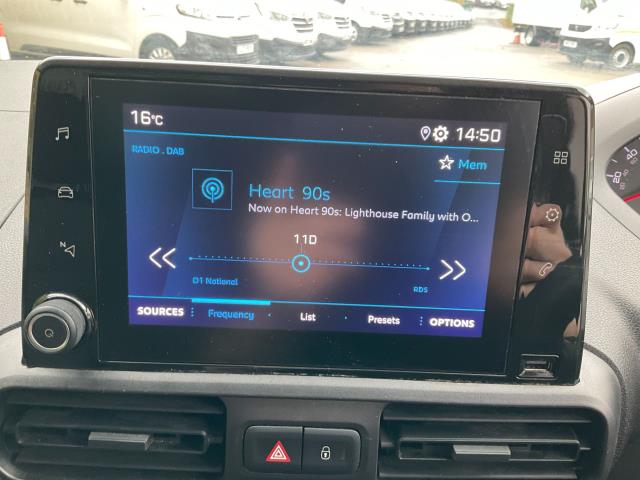 2021 Peugeot Partner 1000 1.5 Bluehdi 100 Professional Van (NV21KJZ) Image 20