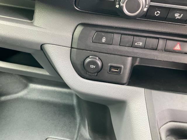 2021 Peugeot Expert 1000 1.5 Bluehdi 100 Professional Van (NV21KYE) Image 27