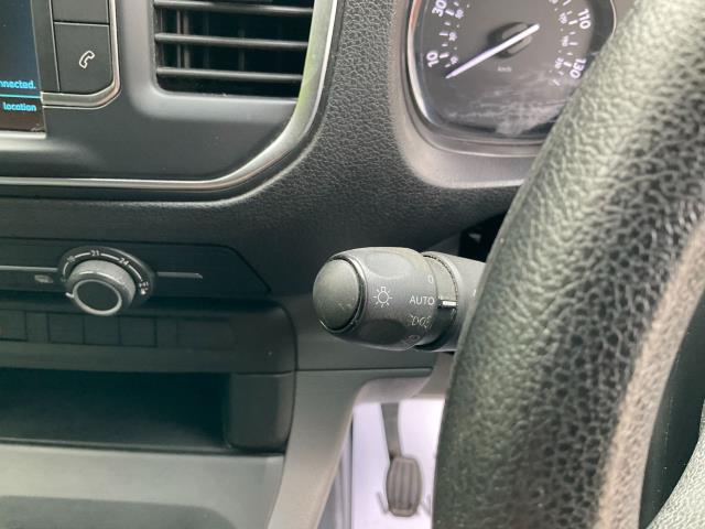 2021 Peugeot Expert 1000 1.5 Bluehdi 100 Professional Van (NV21KYE) Image 32