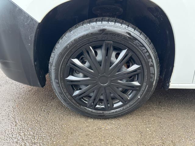 2021 Peugeot Partner 1000 1.5 Bluehdi 100 Professional Van (NV21MUA) Image 54