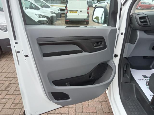 2021 Peugeot Expert 1200 1.5 Bluehdi 100 Professional Van (NV21OHH) Image 22