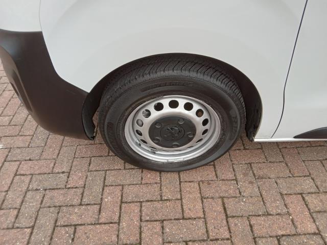 2021 Peugeot Expert 1200 1.5 Bluehdi 100 Professional Van (NV21OHH) Image 21
